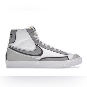 Nike Blazer Mid 77 Infinite
In White Iron Grey